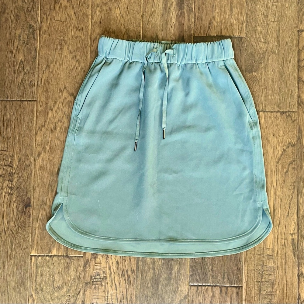 Lululemon green skirt